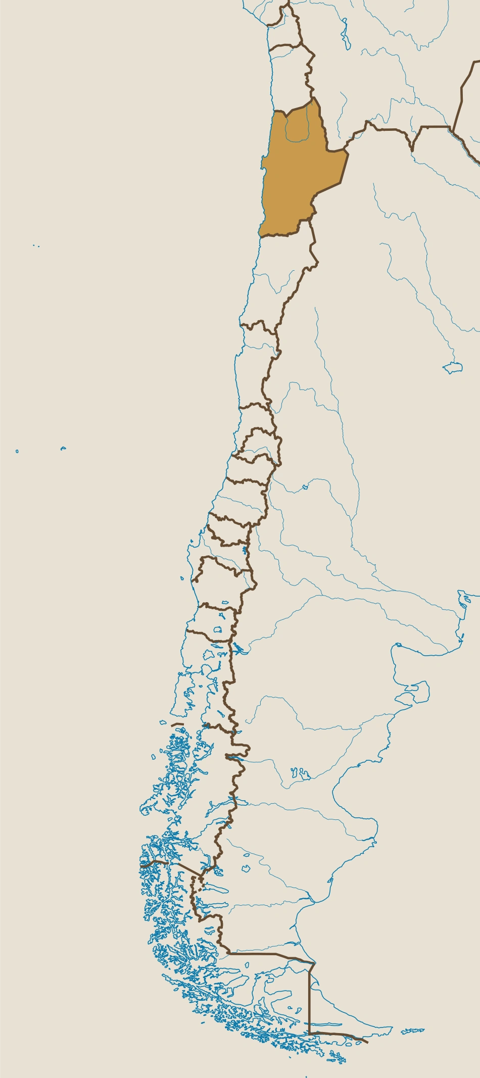 Grafische Karte Chiles mit Antofagasta in Ocker, blauen Küstenlinien und klaren Regionsgrenzen